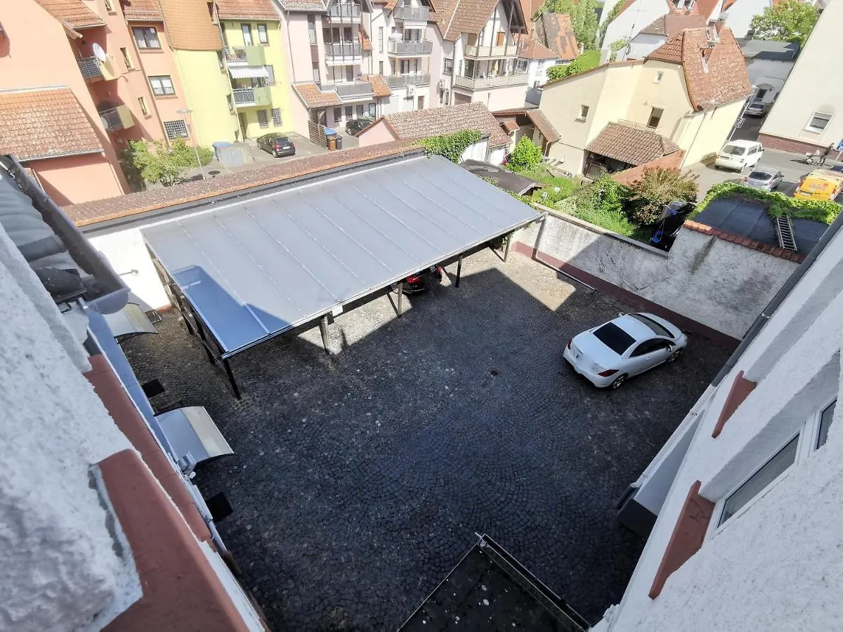 Hotel-Pension Zum Hirsch Hattersheim am Main Guest house